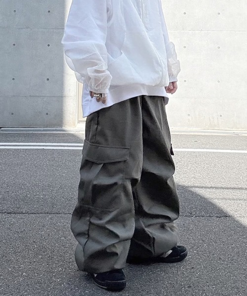 YACA(ヤーカ)の「Cargo Wide Pants/カーゴワイドパンツ【unisex item】(カーゴパンツ・レディース・ブラック/アイボリー/カーキ・FREE)」の15枚目の写真