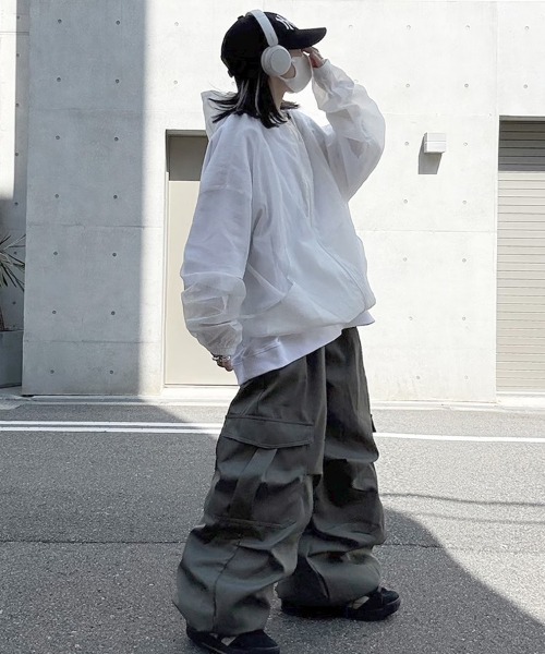YACA(ヤーカ)の「Cargo Wide Pants/カーゴワイドパンツ【unisex item】(カーゴパンツ・レディース・ブラック/アイボリー/カーキ・FREE)」の16枚目の写真
