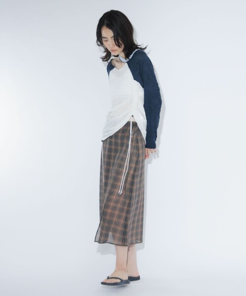maturely(マチュアリー)の「ワッシャー ラグラン アレンジ ロングスリーブ(Tシャツ/カットソー・レディース・ライトグレー/オフホワイト・ONE SIZE)」の4枚目の写真