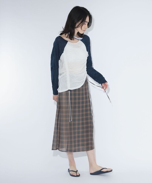 maturely(マチュアリー)の「ワッシャー ラグラン アレンジ ロングスリーブ(Tシャツ/カットソー・レディース・ライトグレー/オフホワイト・ONE SIZE)」の5枚目の写真