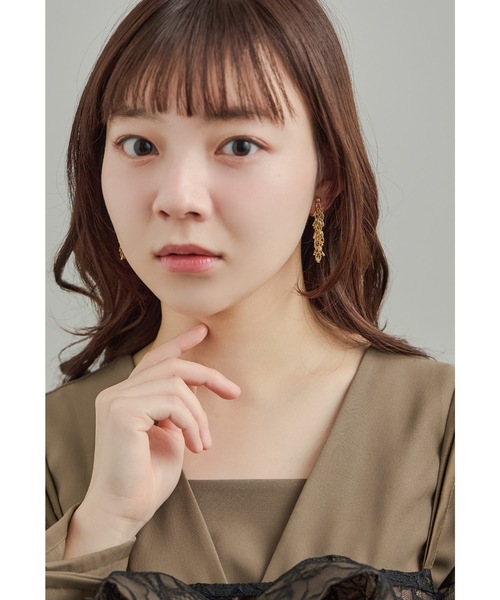 niana(ニアナ)の「ベリーライクイヤリング ゴールド シルバー 結婚式 二次会 同窓会 成人式 パーティー お呼ばれ オケージョン フォーマル(イヤリング・レディース・シルバー/ゴールド・FREE)」の1枚目の写真