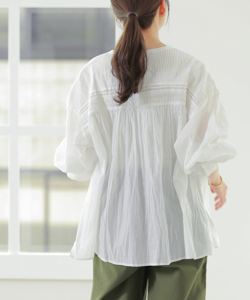JOURNAL STANDARD relume（ジャーナルスタンダード　レリューム）の「［26SS新作］コットンボイルクリンクルピンタックブラウス（シャツ/ブラウス・レディース・ホワイト/ブラック/イエロー系その他・FREE）」の18枚目の写真