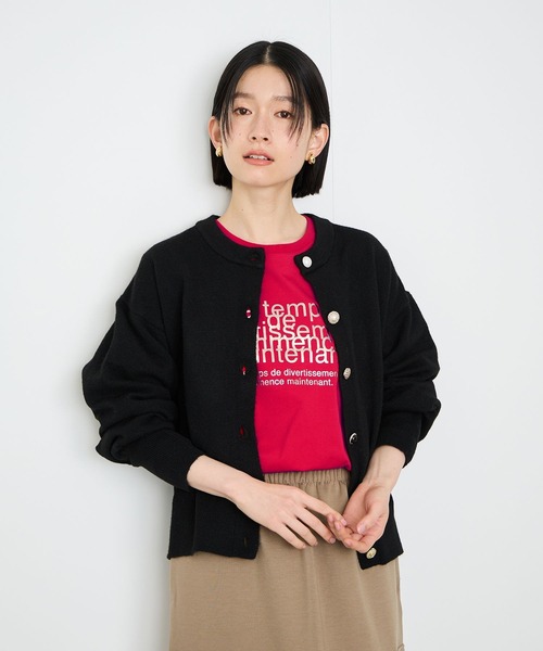 Mac-House(マックハウス)の「Idnes アソートビジューボタン ヤクライククルーネックカーディガン(カーディガン/ボレロ・レディース・ライトグレー/アイボリー/ブラック・FREE)」の8枚目の写真