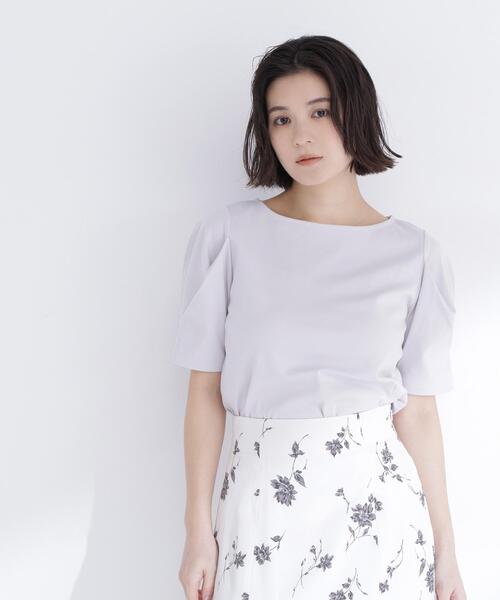 NATURAL BEAUTY BASIC(ナチュラルビューティーベーシック)の「<接触冷感>◇ベーシックTシャツ フォルムスリーブ(Tシャツ/カットソー・レディース・ブラック/オフホワイト/グレー・FREE)」の5枚目の写真