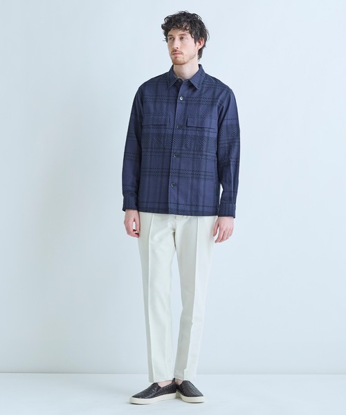 MEN'S BIGI（メンズビギ）の「デニムジャージ テーパードパンツ＜ストレッチ＞（スラックス・メンズ・ベージュ/ネイビー/ホワイト・03/02/01/04）」の21枚目の写真