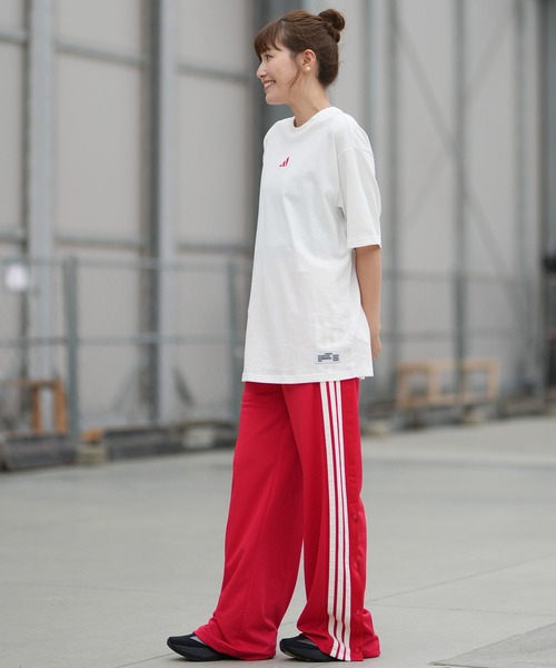 adidas(アディダス)の「adidas/アディダス W STADIUM MESH パンツ DO004(その他パンツ・レディース・ブラック×ホワイト/レッド・L/M)」の4枚目の写真