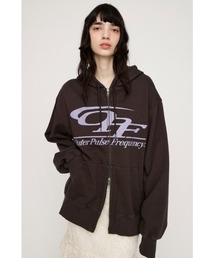 SLY（スライ）の「LOGO OVER HOODIE ロゴオーバーフーディー 春服 ジップパーカー（パーカー）」
