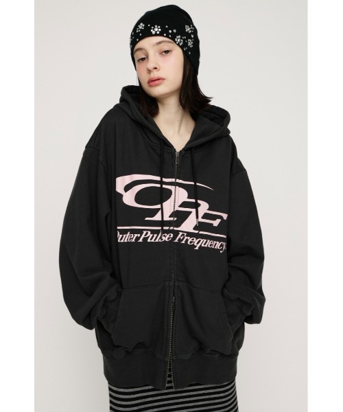 SLY（スライ）の「LOGO OVER HOODIE ロゴオーバーフーディー 春服 ジップパーカー（パーカー・レディース・ブラウン/ライトブルー/杢グレー/ライトブラック・FREE）」の2枚目の写真