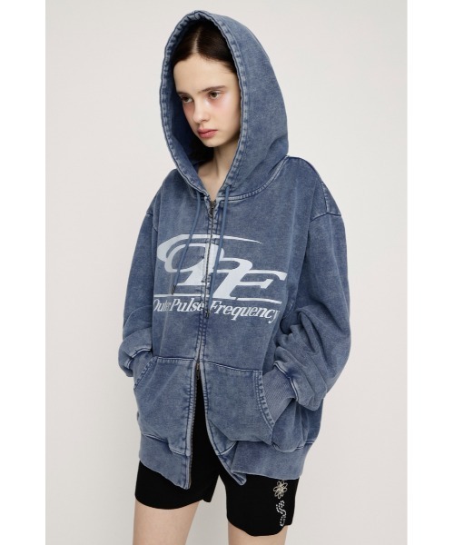 SLY（スライ）の「LOGO OVER HOODIE ロゴオーバーフーディー 春服 ジップパーカー（パーカー・レディース・ブラウン/ライトブルー/杢グレー/ライトブラック・FREE）」の13枚目の写真