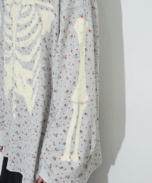 RePRODUCTION LABEL（リプロダクションレーベル）の「【RePRODUCTION LABEL / リプロダクションレーベル】クルーネックフェードフラワーサーマル（Tシャツ/カットソー・レディース・ネイビー/グレー・FREE）」の9枚目の写真