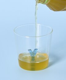 BIRTHDAY BAR（バースデイバー）の「Kindly Yours glass cup　イニシャルグラス（グラス/マグカップ/タンブラー）」