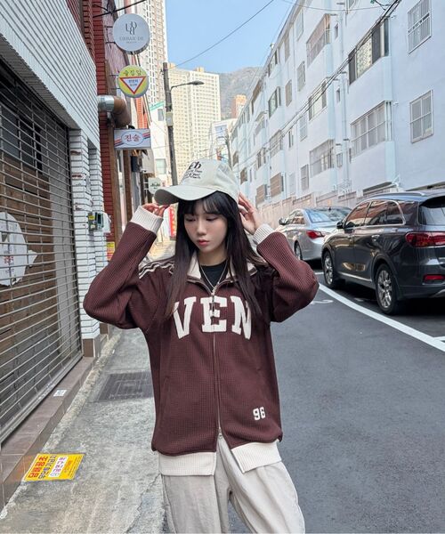 VENHIT(ベンヒット)の「VEN 96 ワッフル配色トラックトップ_ブラウン(その他トップス・レディース・ブラウン・MEDIUM/LARGE/X-LARGE)」の2枚目の写真