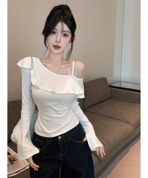 Ritzy(リッツィー)の「ベルスリーブデザイン ショート丈 フリルトップス(Tシャツ/カットソー・レディース・ホワイト/ブラック・M)」の3枚目の写真