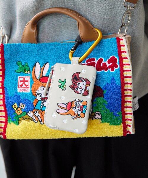 ear PAPILLONNER（イアパピヨネ）の「【クッピーラムネ×ear】本革/コラボカラビナ付きパス＆キーケース（カードケース・レディース・ライトグレー/ブラック/ブルー・FREE）」の9枚目の写真