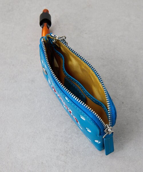 ear PAPILLONNER（イアパピヨネ）の「【クッピーラムネ×ear】本革/コラボカラビナ付きパス＆キーケース（カードケース・レディース・ライトグレー/ブラック/ブルー・FREE）」の4枚目の写真