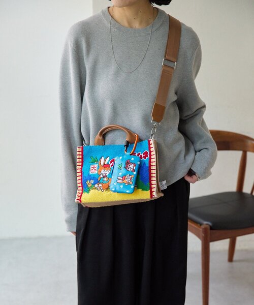 ear PAPILLONNER（イアパピヨネ）の「【クッピーラムネ×ear】本革/コラボカラビナ付きパス＆キーケース（カードケース・レディース・ライトグレー/ブラック/ブルー・FREE）」の5枚目の写真