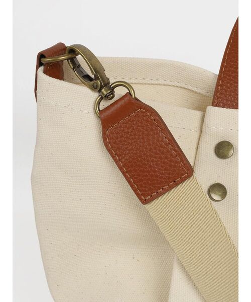 FIKA.(フィーカ)の「Canvas tuck 2way tote bag(beige×brown)(トートバッグ・レディース・アイボリー・FREE)」の8枚目の写真