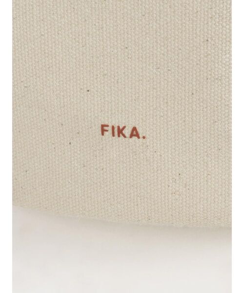 FIKA.(フィーカ)の「Canvas tuck 2way tote bag(beige×brown)(トートバッグ・レディース・アイボリー・FREE)」の9枚目の写真