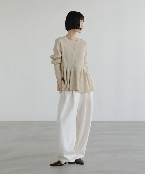 LOWRYS FARM（ローリーズファーム）の「ペプラムニットカーディガン　661234（カーディガン/ボレロ・レディース・アイボリー/ブラック/レッド/グレー・FREE）」の20枚目の写真