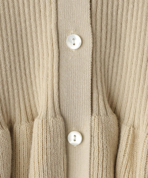 LOWRYS FARM（ローリーズファーム）の「ペプラムニットカーディガン　661234（カーディガン/ボレロ・レディース・アイボリー/ブラック/レッド/グレー・FREE）」の13枚目の写真