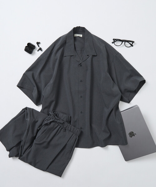 FREAK'S STORE(フリークスストア)の「限定展開 リラックスフィット リネンタッチ セットアップ / オープンカラーシャツ / ワイドスラックス(シャツ/ブラウス・メンズ・チャコールグレー/ネイビー/グレイッシュベージュ/ブラック・LARGE/MEDIUM/SMALL)」の1枚目の写真