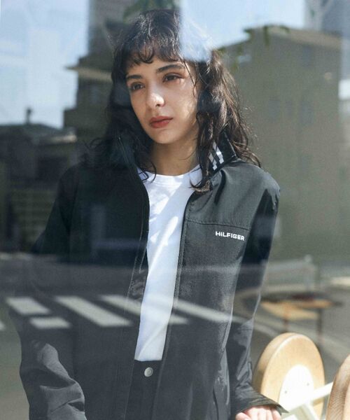 TOMMY HILFIGER（トミーヒルフィガー）の「【オンライン限定】ロゴナイロンブルゾン/ REGATTA JACKET（ナイロンジャケット・メンズ・ネイビー/ブラック・MEDIUM/LARGE/SMALL/X-LARGE）」の5枚目の写真