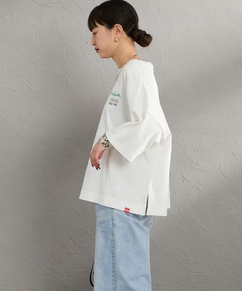 Manhattan Portage（マンハッタンポーテージ）の「[MANHATTAN PORTAGE/マンハッタンポーテージ] 別注 ショート丈 バックプリントTシャツ（Tシャツ/カットソー・レディース・ピンク/ホワイト/ネイビー/ベージュ・F）」の9枚目の写真