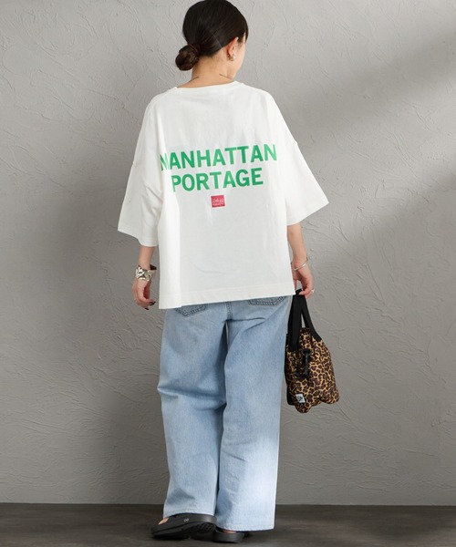 Manhattan Portage（マンハッタンポーテージ）の「[MANHATTAN PORTAGE/マンハッタンポーテージ] 別注 ショート丈 バックプリントTシャツ（Tシャツ/カットソー・レディース・ピンク/ホワイト/ネイビー/ベージュ・F）」の13枚目の写真