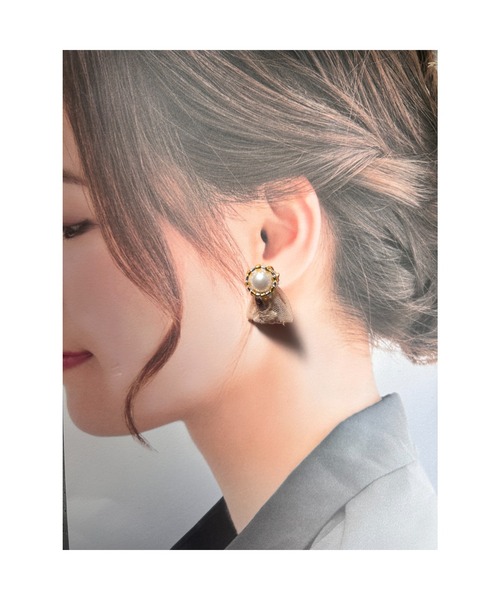 tone（トーン）の「【Lily accessory】インド刺繡イヤリング(MA)（イヤリング・レディース・ベージュ・FREE）」の2枚目の写真