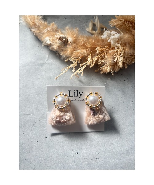 tone（トーン）の「【Lily accessory】インド刺繡イヤリング(MA)（イヤリング・レディース・ベージュ・FREE）」の3枚目の写真