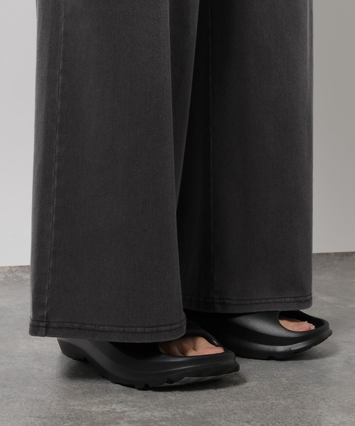 LAKOLE(ラコレ)の「カットデニムフレアパンツ / 655442(デニムパンツ・メンズ・ブラック/チャコール・LARGE/MEDIUM)」の7枚目の写真