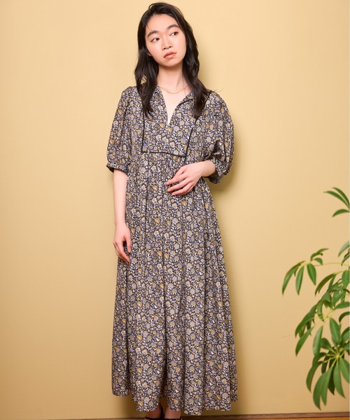 mysty woman(ミスティウーマン)の「更紗柄ボリュームスリーブワンピース 678875(ワンピース・レディース・オフホワイト/ブラック/オレンジ・FREE)」の7枚目の写真