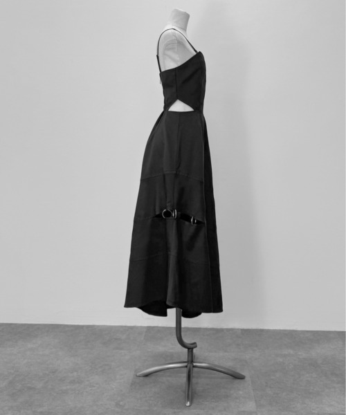 LVEU.（ラブユ.）の「【LVEU.】リングスリットデザインワンピース / キャミワンピ 2way ロング スリット カットアウト リング シルバー アシンメトリー フレア モード ブラック（ドレス・レディース・ブラック・FREE）」の13枚目の写真