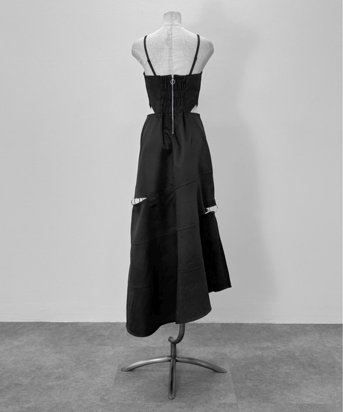 LVEU.（ラブユ.）の「【LVEU.】リングスリットデザインワンピース / キャミワンピ 2way ロング スリット カットアウト リング シルバー アシンメトリー フレア モード ブラック（ドレス・レディース・ブラック・FREE）」の14枚目の写真