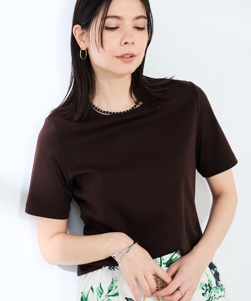 NOLLEY’S Sophi（ノーリーズソフィ）の「《手洗い可能》W&Wベイシック丈Tシャツ（Tシャツ/カットソー・レディース・ダークブラウン/ダークネイビー/ホワイト/サックスブルー・38）」の2枚目の写真