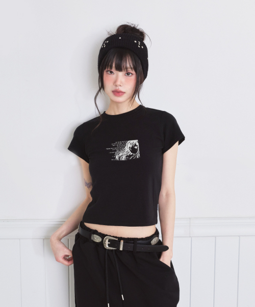 ESCAPEFROM(エスケープフロム)の「フレームガールプリントスリムフィット半袖Tシャツアイボリー(Tシャツ/カットソー・レディース・その他・MEDIUM/LARGE)」の3枚目の写真