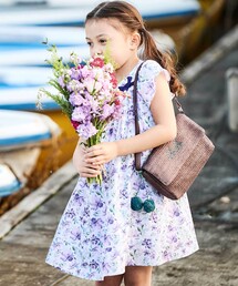 BeBe（ベベ）の「【お揃い】ジャルダンフルーリプリントサッカーフレアワンピース(90~150cm)（ワンピース）」