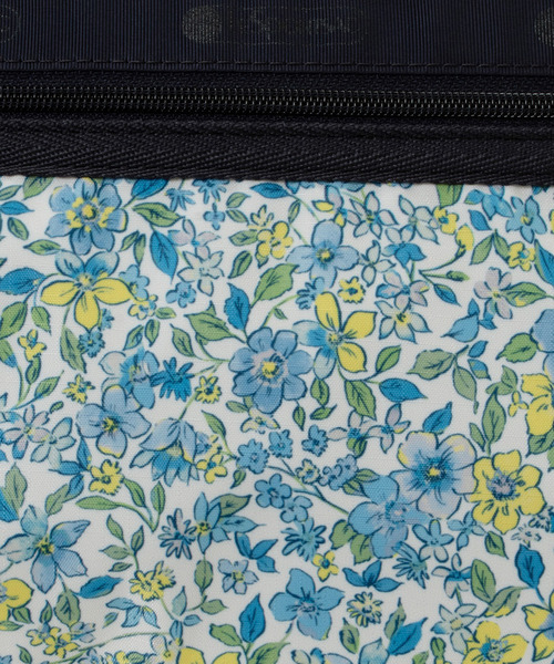 LeSportsac(レスポートサック)の「DELUXE EVERYDAY BAG タペストリーフラワーブルー(ショルダーバッグ・レディース・その他・FREE)」の8枚目の写真