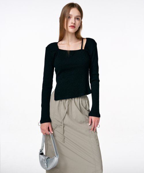 ETMON(エトモン)の「Square Neck Slit T-Shirt Black(Tシャツ/カットソー・レディース・その他・FREE)」の6枚目の写真