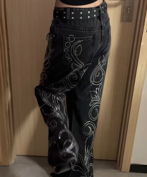 Sibra（シブラ）の「ラインストーンデザインワイドデニムパンツ（デニムパンツ・レディース・グレー・L/M/S）」の9枚目の写真