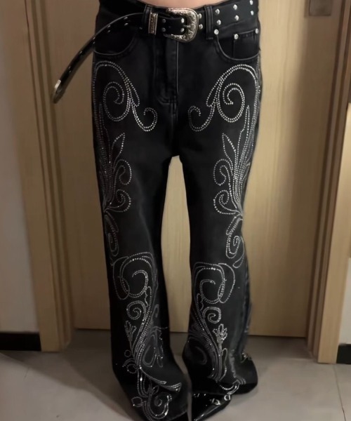 Sibra（シブラ）の「ラインストーンデザインワイドデニムパンツ（デニムパンツ・レディース・グレー・L/M/S）」の10枚目の写真