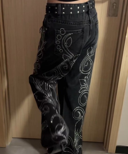 Sibra（シブラ）の「ラインストーンデザインワイドデニムパンツ（デニムパンツ・レディース・グレー・L/M/S）」の12枚目の写真
