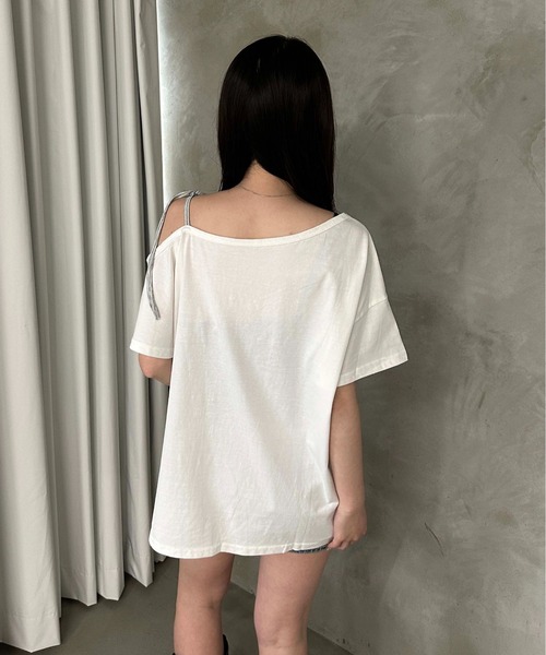 sedacle girl(セダクルガール)の「オフショルナンバリングT(Tシャツ/カットソー・レディース・オフホワイト・FREE)」の3枚目の写真