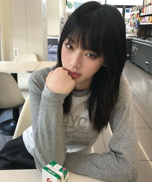 AsheKsha(アシクシャ)の「星柄の丸首長袖トップス(Tシャツ/カットソー・レディース・ホワイト・M)」の3枚目の写真