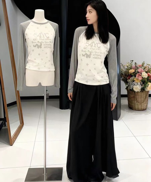 AsheKsha(アシクシャ)の「星柄の丸首長袖トップス(Tシャツ/カットソー・レディース・ホワイト・M)」の5枚目の写真