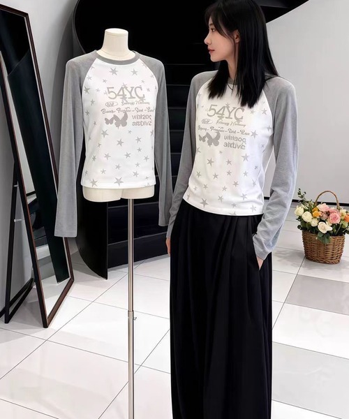 AsheKsha(アシクシャ)の「星柄の丸首長袖トップス(Tシャツ/カットソー・レディース・ホワイト・M)」の6枚目の写真