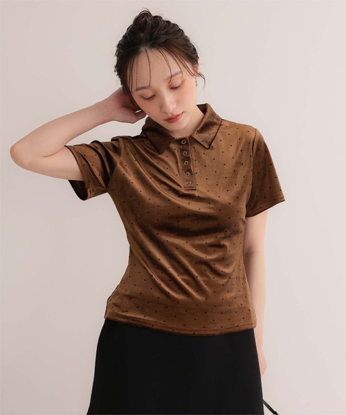 miette(ミエット)の「ポロ襟ドットベロアトップス(Tシャツ/カットソー・レディース・チャコール/ホワイト系その他/ブラウン・S/L/M)」の1枚目の写真