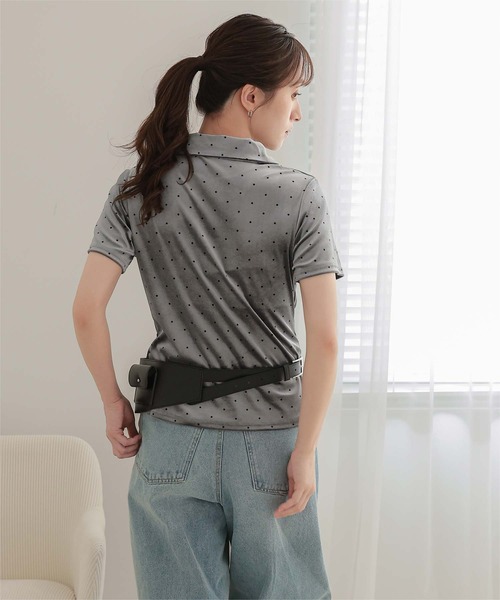 miette(ミエット)の「ポロ襟ドットベロアトップス(Tシャツ/カットソー・レディース・チャコール/ホワイト系その他/ブラウン・S/L/M)」の14枚目の写真