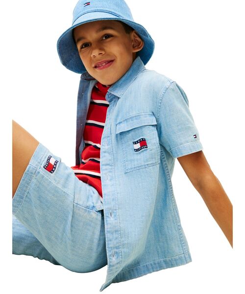 TOMMY HILFIGER（トミーヒルフィガー）の「BOYS ウェイビーフラッグヘリンボーンショートスリーブシャツ（シャツ/ブラウス・キッズ・インディゴブルー・140cm/150cm/160cm/130cm）」の2枚目の写真