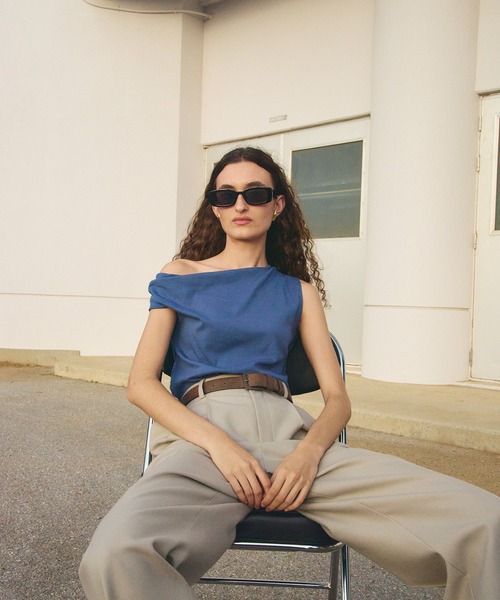 OUR WACOAL(アワワコール)の「カップ付きアシンメトリートップス ノンワイヤー(Tシャツ/カットソー・レディース・ブラック/チャコールグレー/ネイビー・M/L)」の4枚目の写真